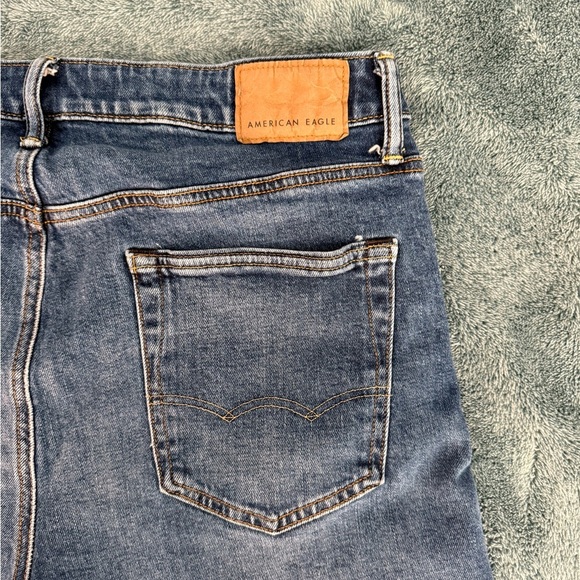 AE Airflex+ Denim Short  Size 32 - Picture 6 of 10